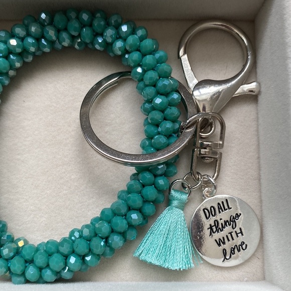 Handmade Teal Beaded Keychain Bracelet Silver Key Ring Wristlet - Picture 5 of 7